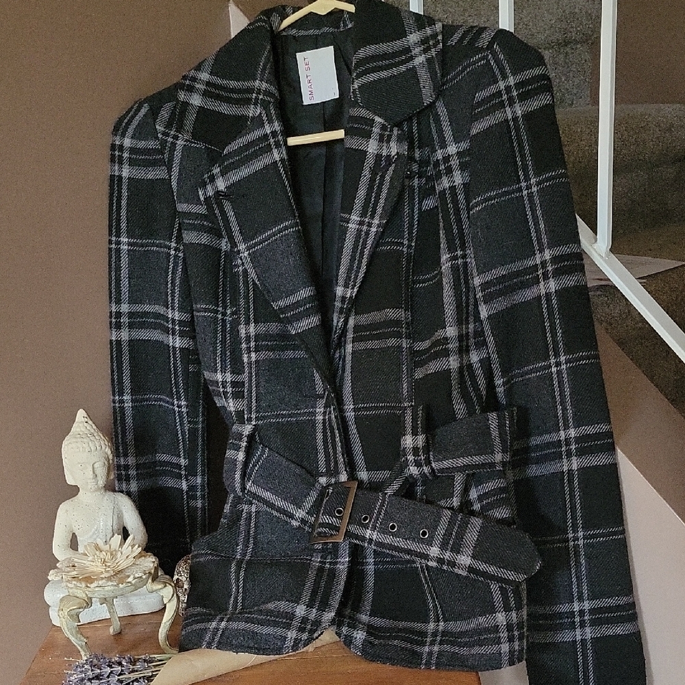 Smart Set Black and Gray Plaid Blazer with Belt